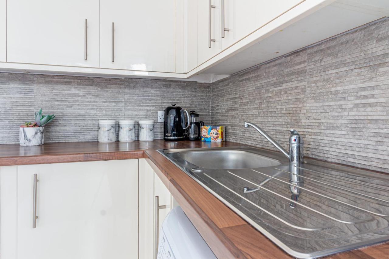 Guest Homes - Trinity Flat Worcester Eksteriør billede